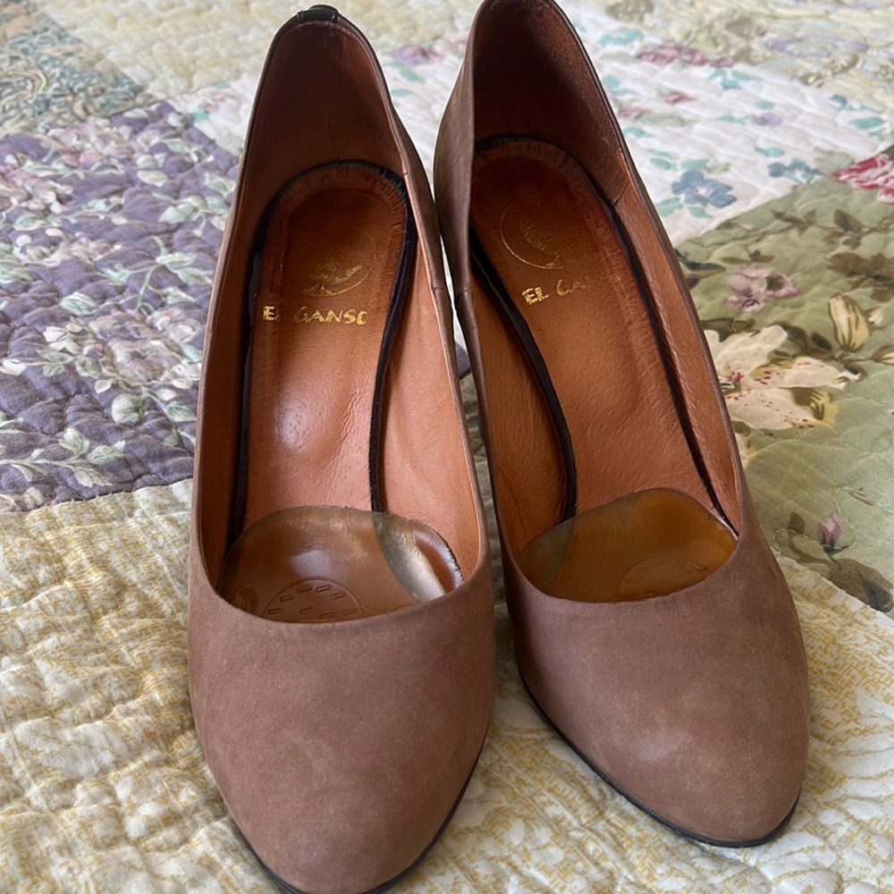 Brown leather pumps